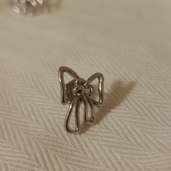Marc Jacobs silver bow earrings - Picture 4 of 5